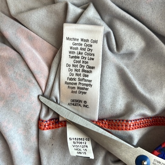 ATHLETA Chi Racer Back Muscle Tank XSmall - Excellent Condition! - Picture 11 of 12